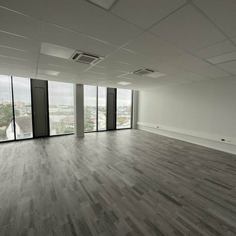 Location - 530.5 m² - BISCHHEIM - 3