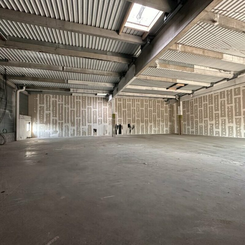 Location - 638.57 m² - LAMPERTHEIM - 2