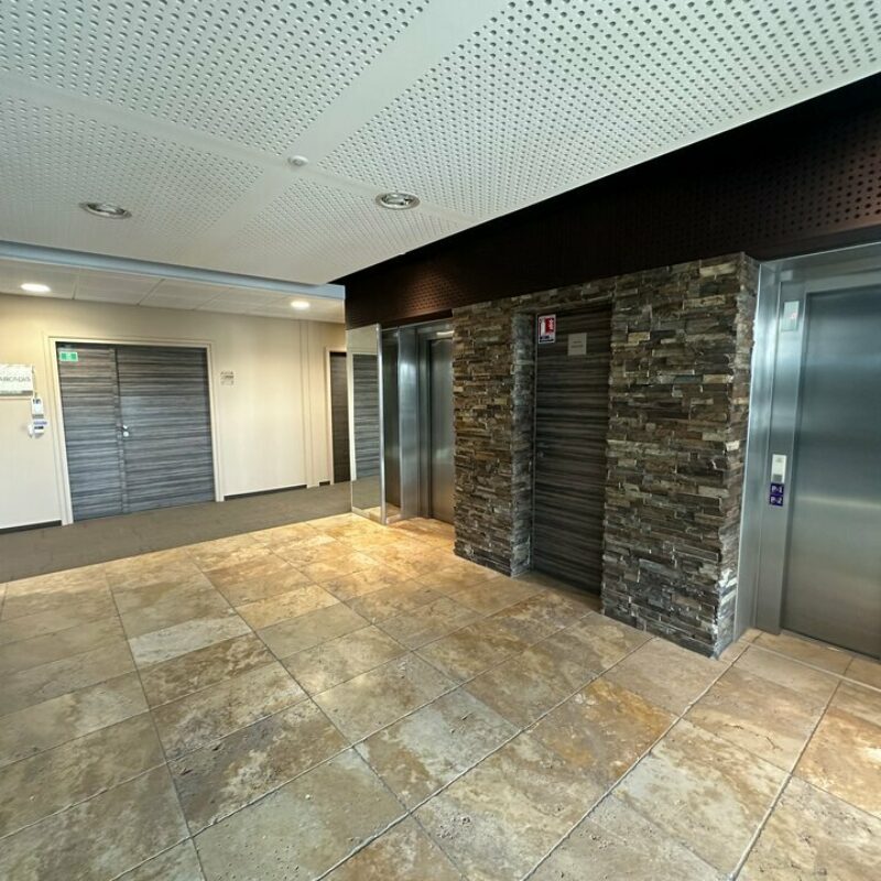 Vente - 660 m² - SCHILTIGHEIM - 2