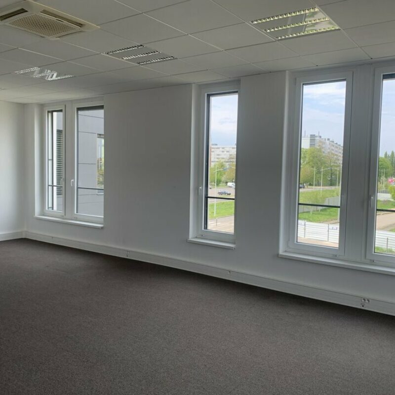 Location - 79.75 m² - STRASBOURG - 2