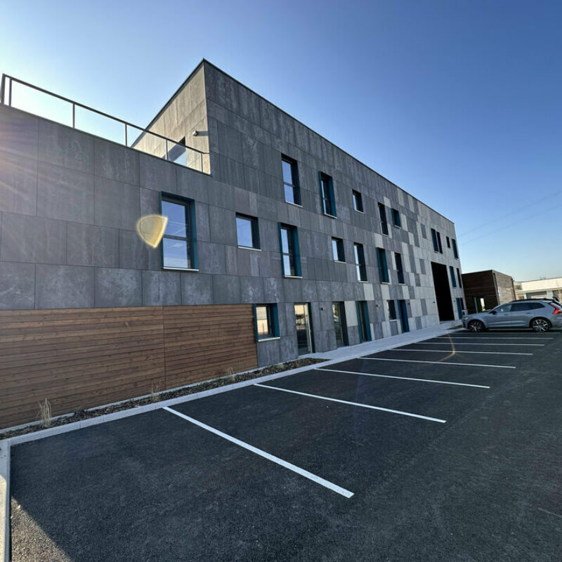 Location - 1383 m² - WETTOLSHEIM - 1