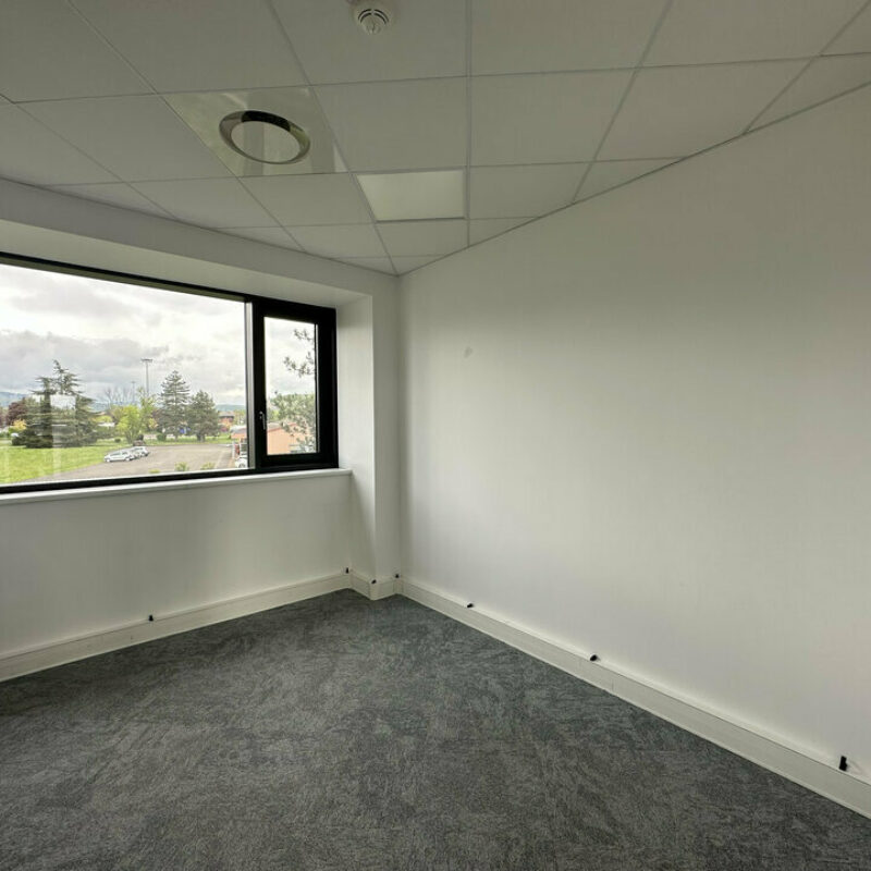 Location - 243 m² - OBERNAI - 4
