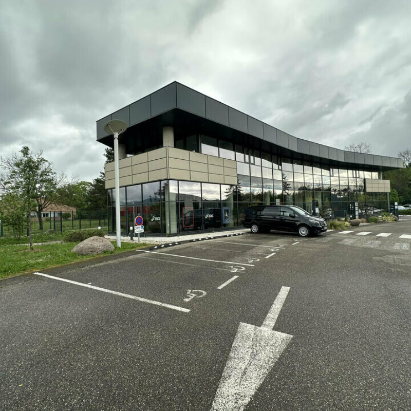 Location - 243 m² - OBERNAI - 1