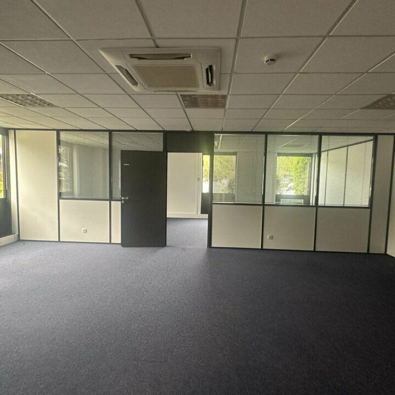 Location - 443 m² - OBERHAUSBERGEN - 4