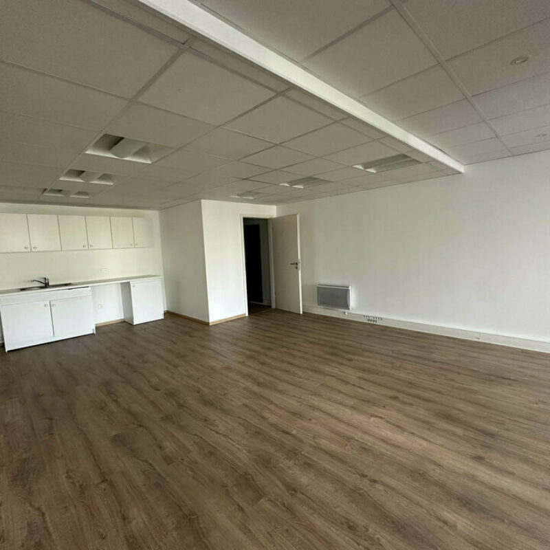 Location - 363.26 m² - STRASBOURG - 2