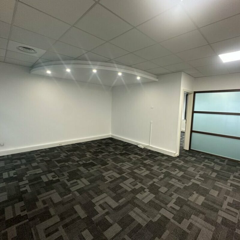 Location - 704.3 m² - STRASBOURG - 2