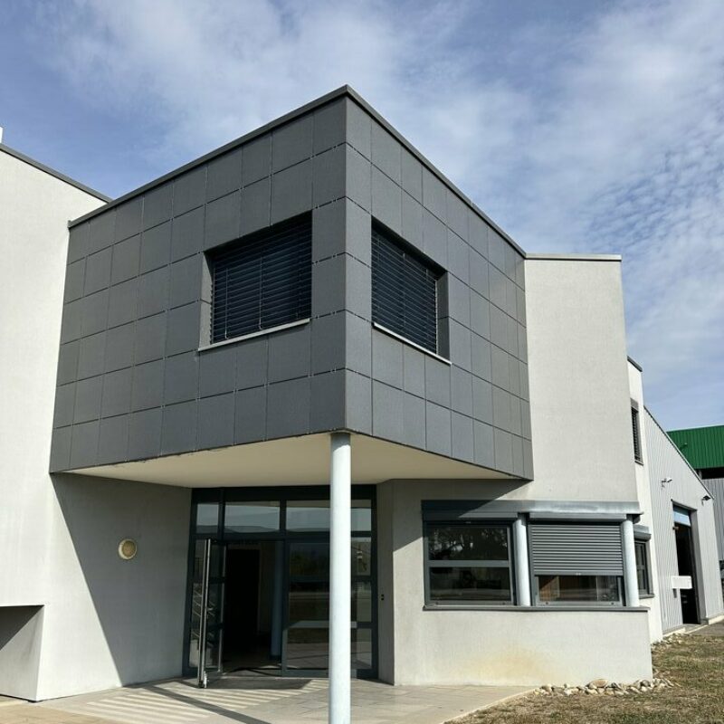 Location - 750 m² - BRUMATH - 2